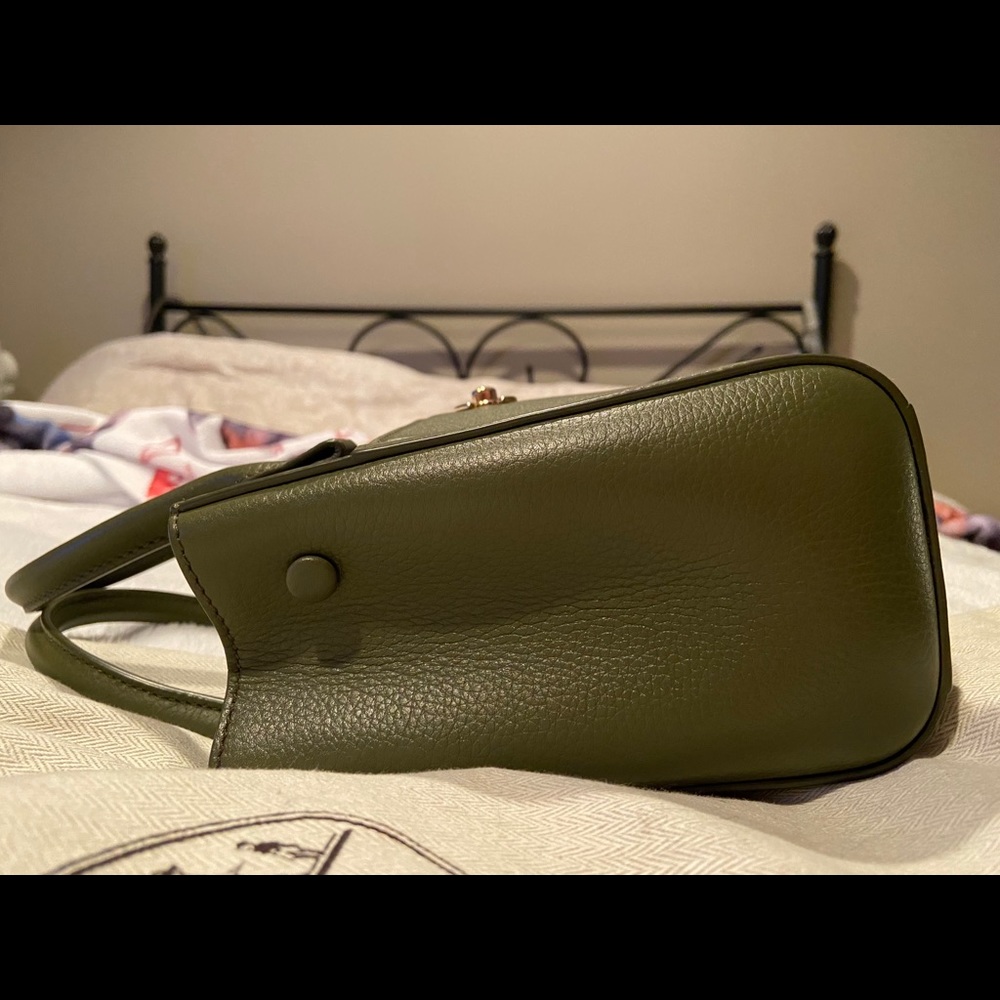 Authentic Chanel Neo Executive - Picture 4 of 12